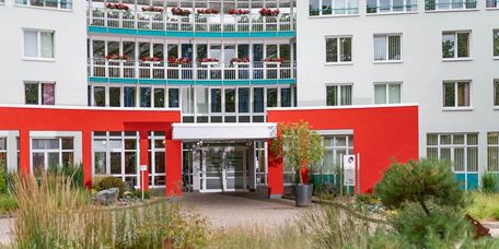 Eingang MEDICLIN Seepark Klinik 
