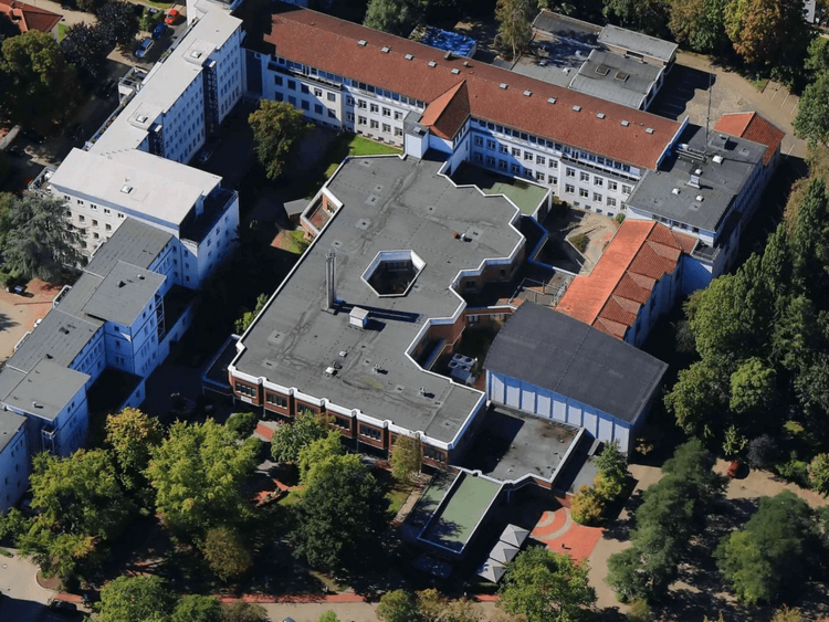 Luftaufnahme der MEDICLIN Reha-Klinik am Sendesaal